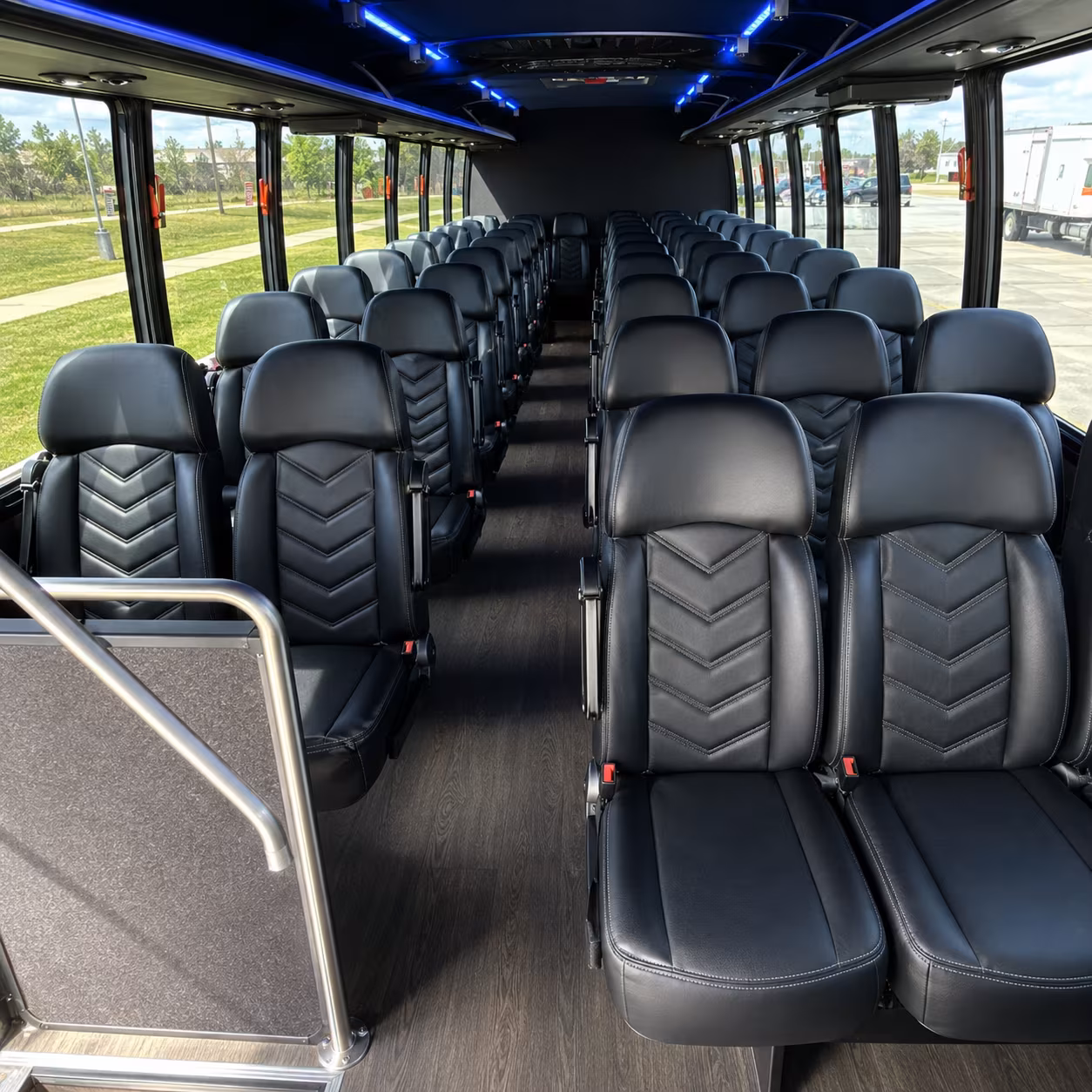 minibus rentals for small group winery trips near greenville