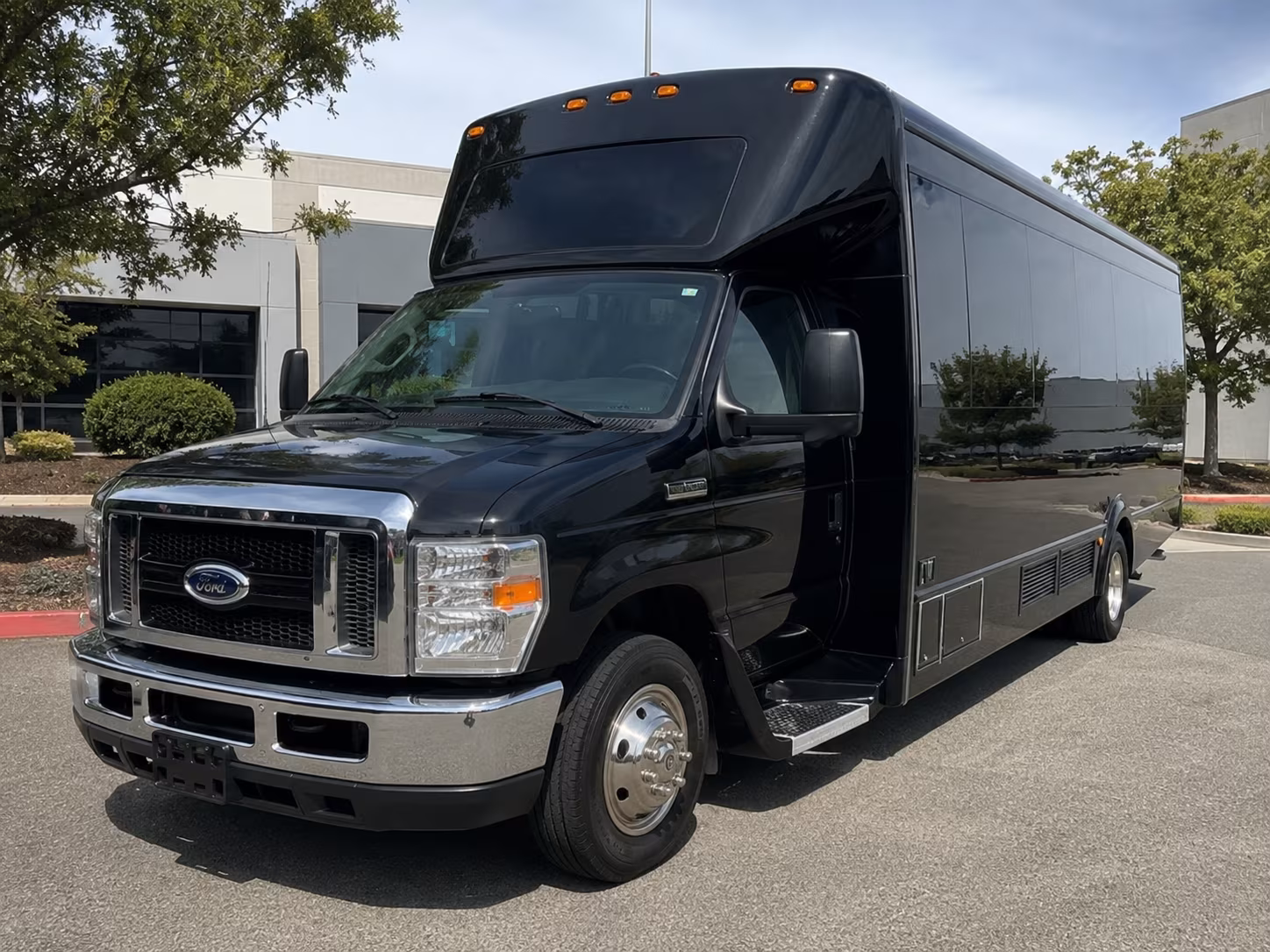 party buses for bachelorette wine tours around greenville