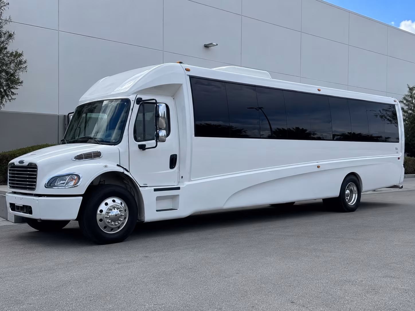 sweet 16 and quinceanera party bus rentals in greenville north carolina